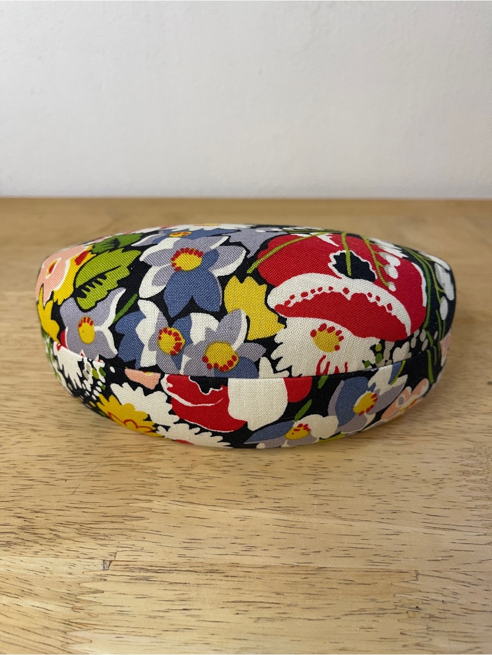 Vera Bradley Poppy Fields Hard Clam Shell Eyeglass Case